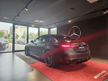 Fotografia Mercedes-Benz Mercedes-AMG C 63 S E PERFORMANCE sedan