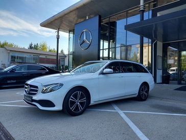 Fotografia Mercedes-Benz E 220 d 4MATIC kombi