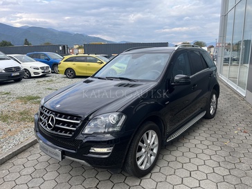 Fotografia Mercedes-Benz ML 350 CDI 4MATIC