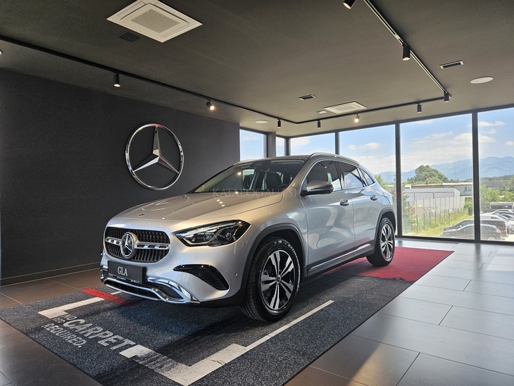 Fotografia Mercedes-Benz GLA 200 d 4MATIC