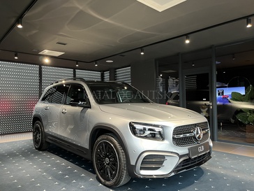 Fotografia Mercedes-Benz GLB 220 d 4 MATIC