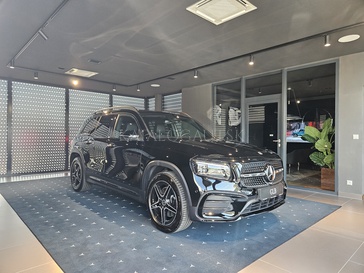 Fotografia Mercedes-Benz GLB 220 d 4 MATIC