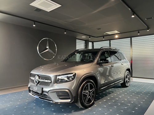 Fotografia Mercedes-Benz GLB 200 d 4MATIC