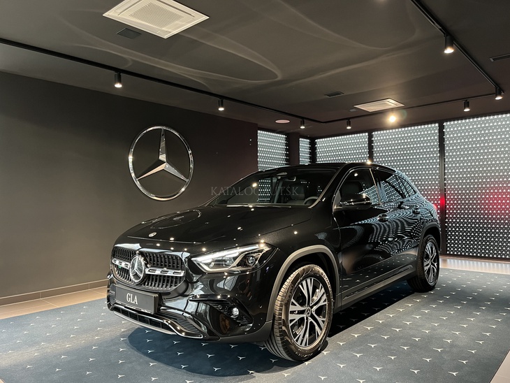 Fotografia Mercedes-Benz GLA 220 4MATIC