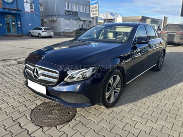 Fotografia Mercedes-Benz E 220 d 4MATIC sedan